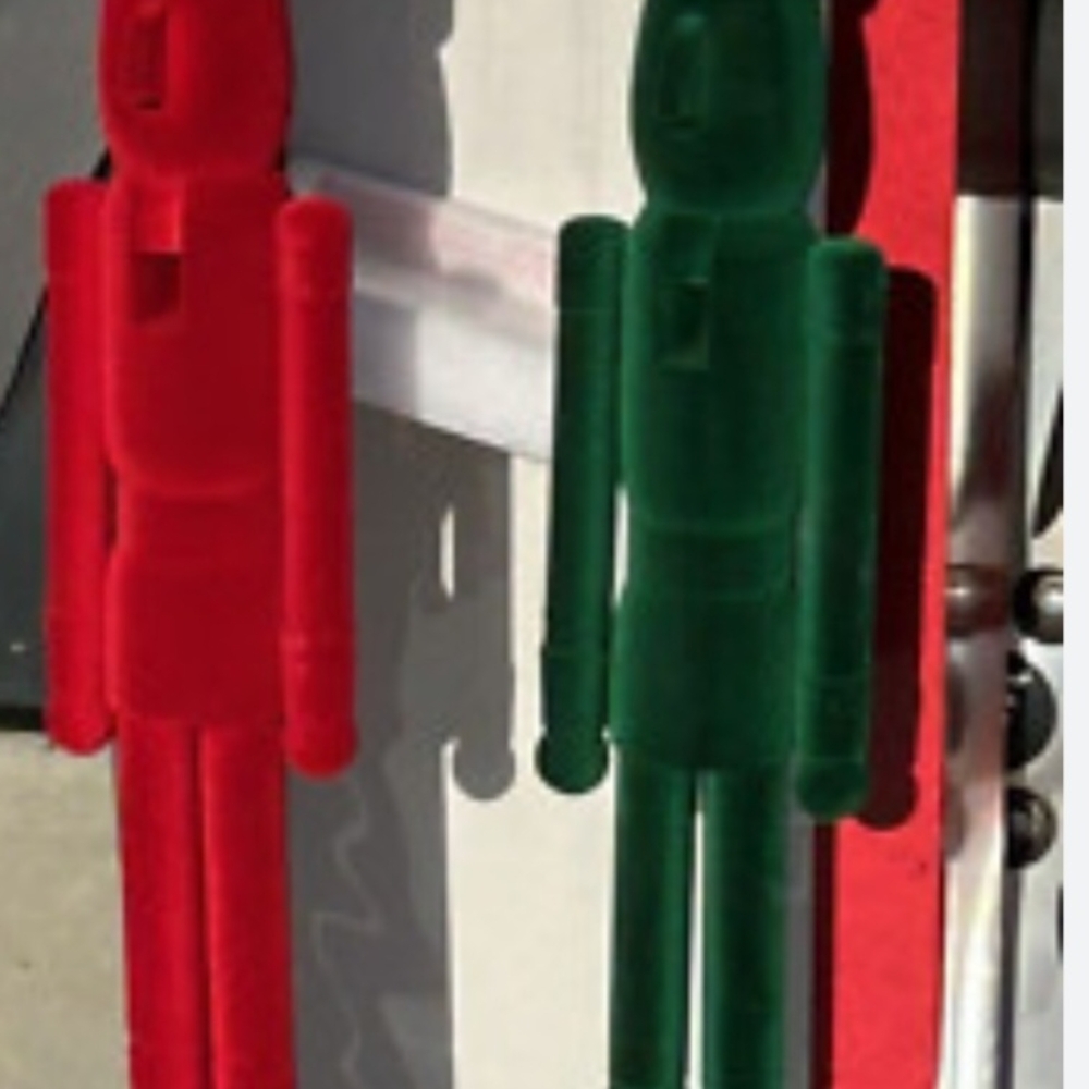 Nutcrackers 3ft flocked (2-Pack) - Green & Red ( BRAND NEW IN THE BOX)